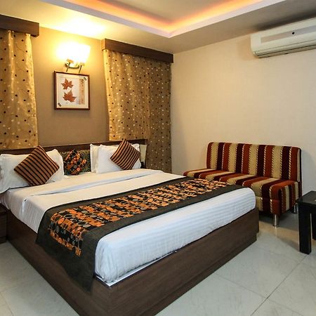 Oyo 4161 Hotel Shailly Inn Ahmedabad Exterior photo