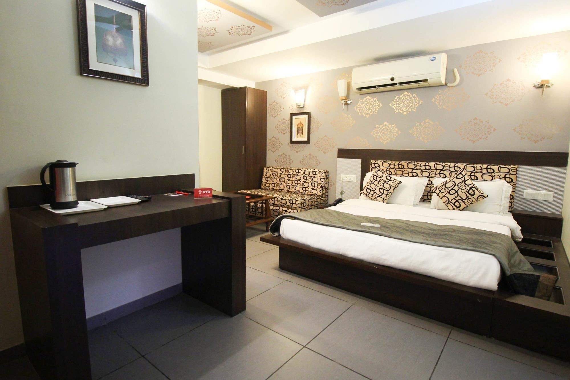 Oyo 4161 Hotel Shailly Inn Ahmedabad Exterior photo